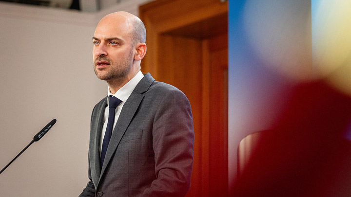 法国外长：加拿大未来或许可以加入欧盟