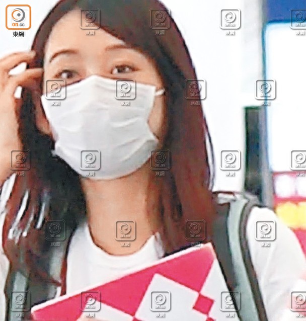 港媒称煽动仇警的香港"爆眼女"双目有神:黑暴谎言爆破
