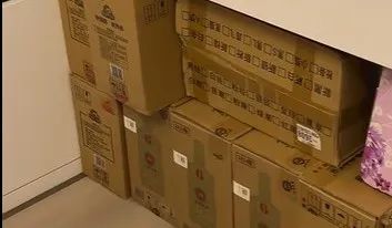 别乱囤，太危险！家中常见的纸箱，竟是隐藏“毒物”！快自查插图