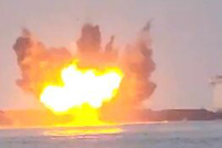 也门胡塞武装公布在红海击沉货轮的视频