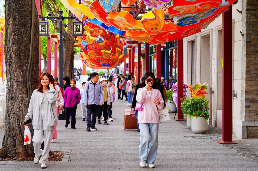 北京什刹海荷花市场全新升级亮相