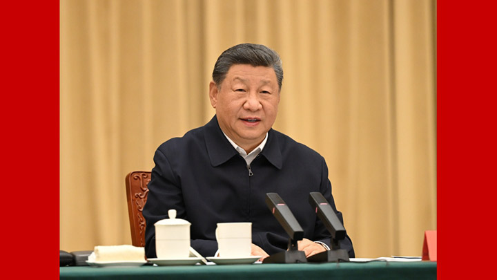 习近平听取新疆维吾尔自治区党委和政府工作汇报并发表重要讲话