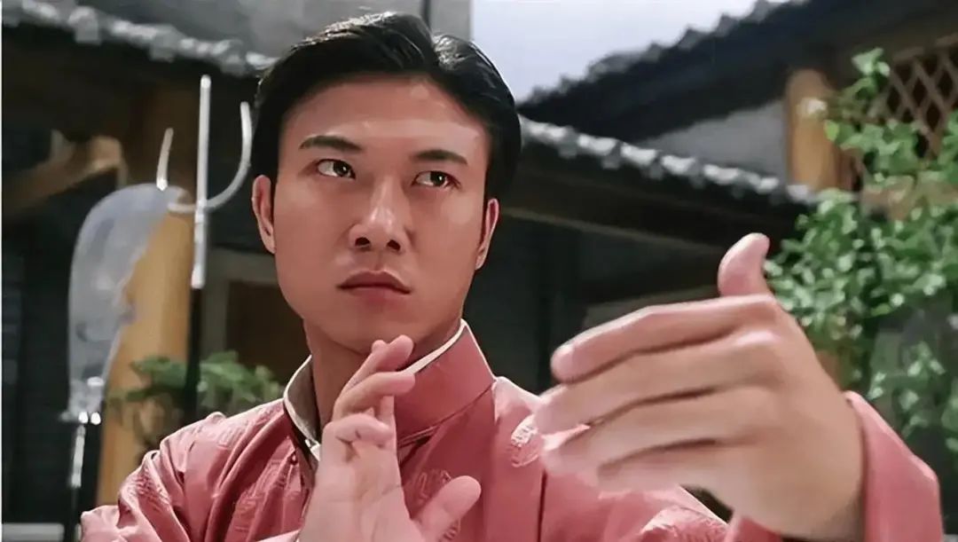 香港演员钱小豪回应剃光头：“没有生病，只是护理头发” ，目前已定居广东中山插图6