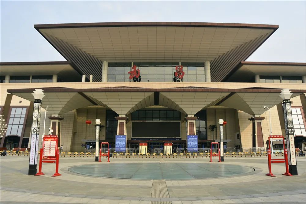 假期火车站的变化,很中国!