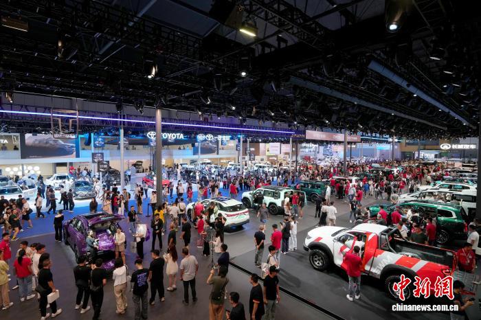 图为展览现场。中新社记者 安源 摄