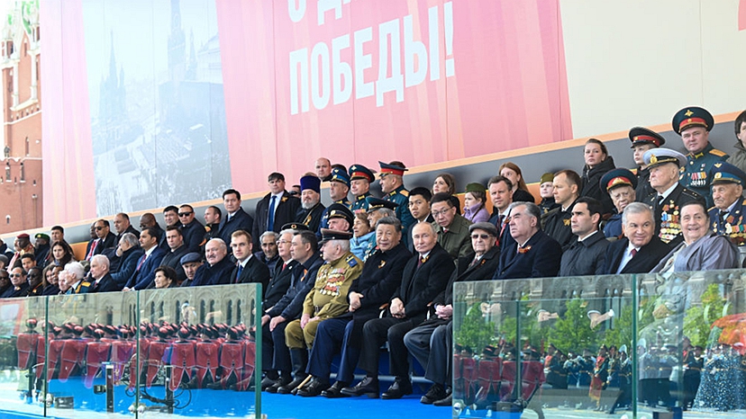 习近平出席俄罗斯纪念苏联伟大卫国战争胜利80周年庆典