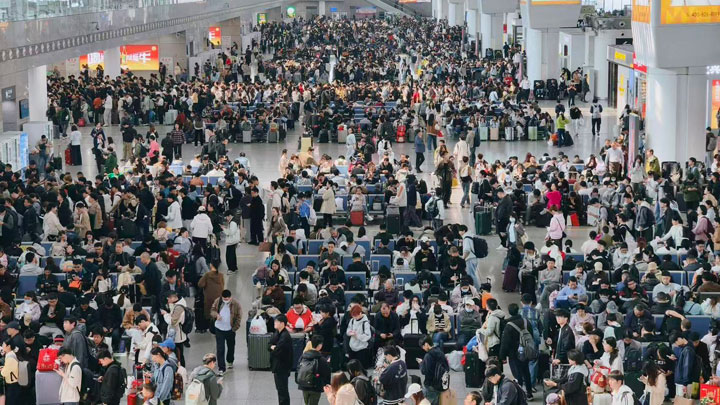 长三角铁路今日迎来返程客流最高峰 预计发送旅客428万人次