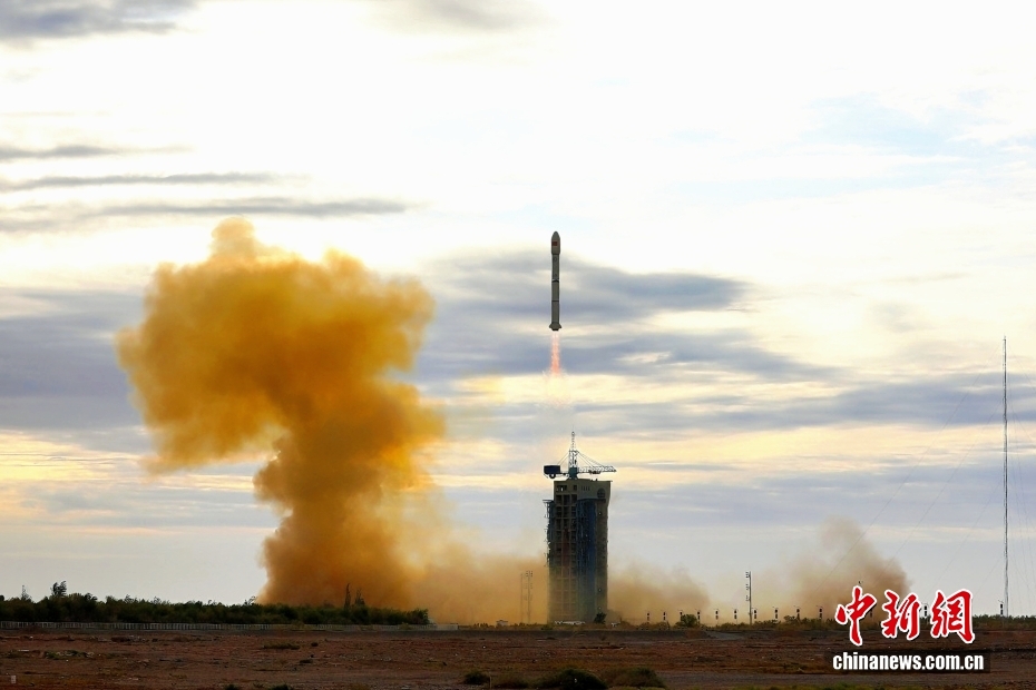 王海霞 摄 北京时间9月16日9时06分，我国在酒泉卫星发射中心使用长征二号丙运载火箭/远征一号S上面级，成功将卫星互联网技术试验卫星发射升空，卫星顺利进入预定轨道，发射任务获得圆满成功。此次任务是长征系列运载火箭的第595次飞行。