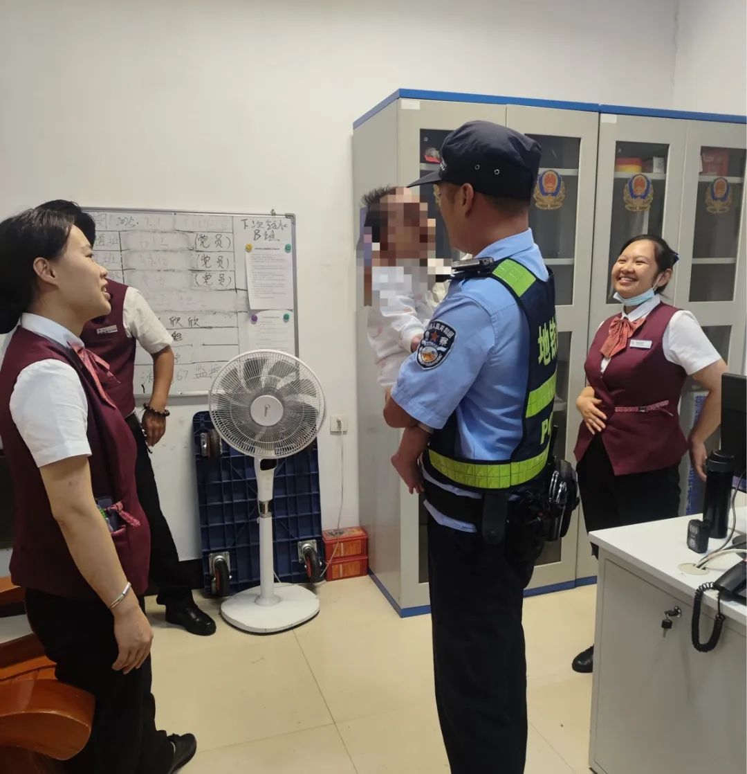 惊险！南宁一女子把几个月大婴儿遗落在地铁站……插图