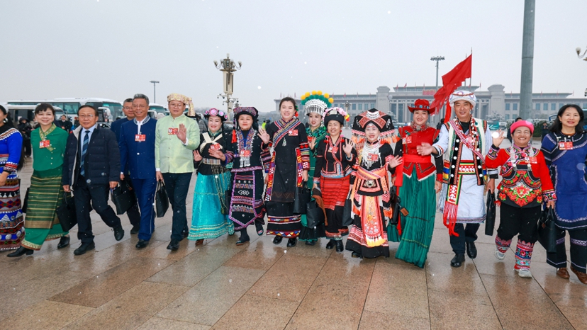习近平总书记引领推进中华民族共同体建设
