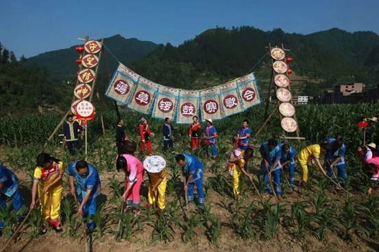 鼓韵传巴山 川东土家族薅草锣鼓活态传承赋能乡村文旅