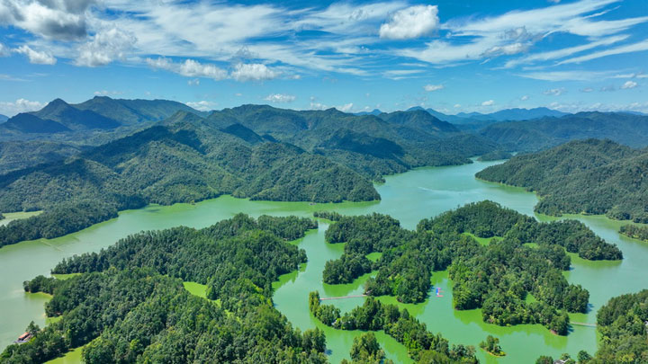 江西上犹：湖光山色景如画