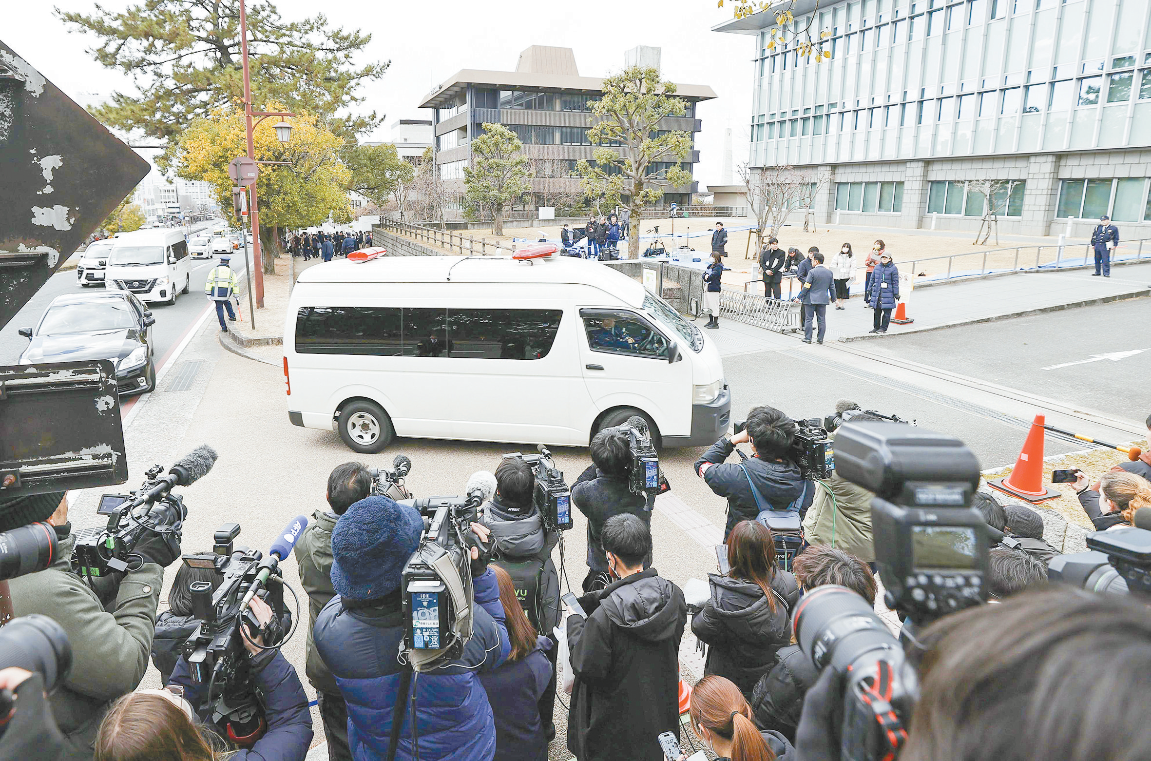 判决结果引发争议，律师表示考虑上诉，枪杀安倍被告被判无期徒刑
