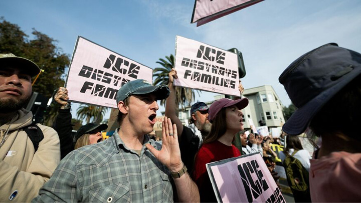 抗议暴力移民执法 全美至少300城参加