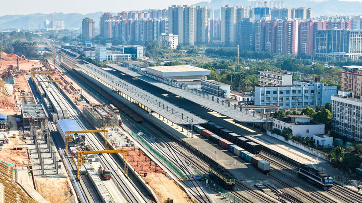 广西梧州：柳梧铁路建设正酣