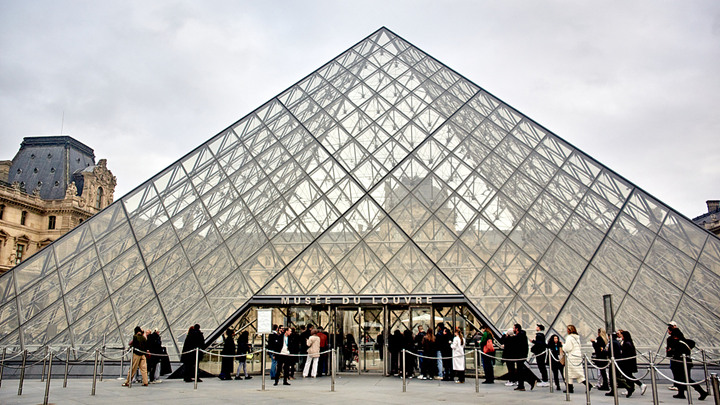 卢浮宫抢劫案主要嫌犯全部落网，8件珍宝尚未追回