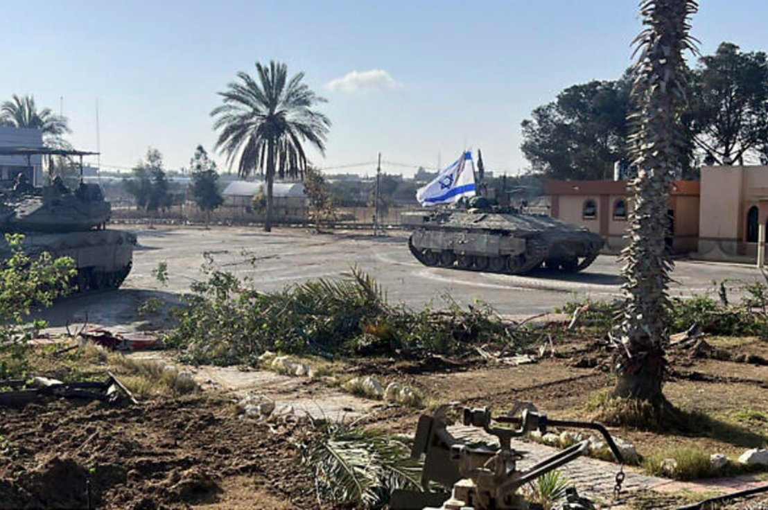 美媒：据拜登政府评估，以色列已在拉法附近集结足够多军队，“几天内就可全面进攻”