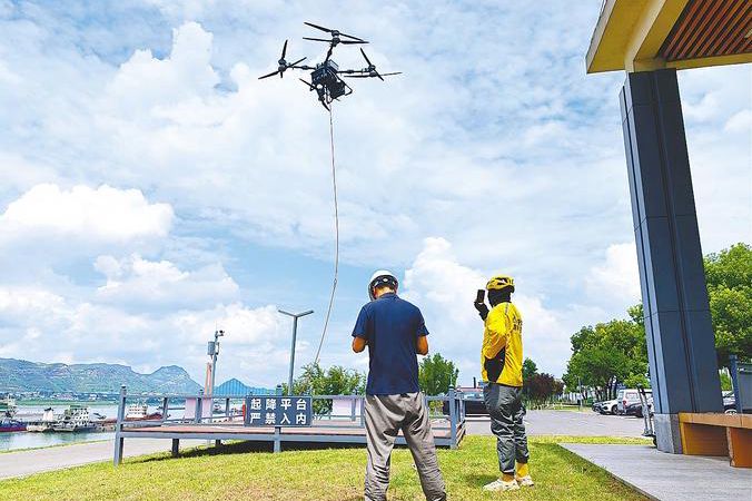 在长江上用无人机点外卖是怎样的体验？