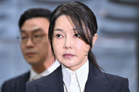 被捕后金建希住单人牢房睡地铺，三餐菜单曝光