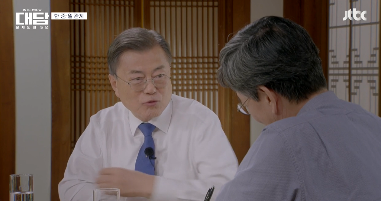 文在寅接受JTBC采访视频截图