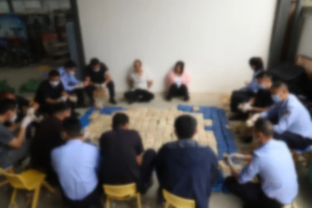 潜伏、堵截、飙车……他与毒贩们的边境生死战插图8