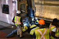 华盛顿一工程车与地铁相撞致11人伤