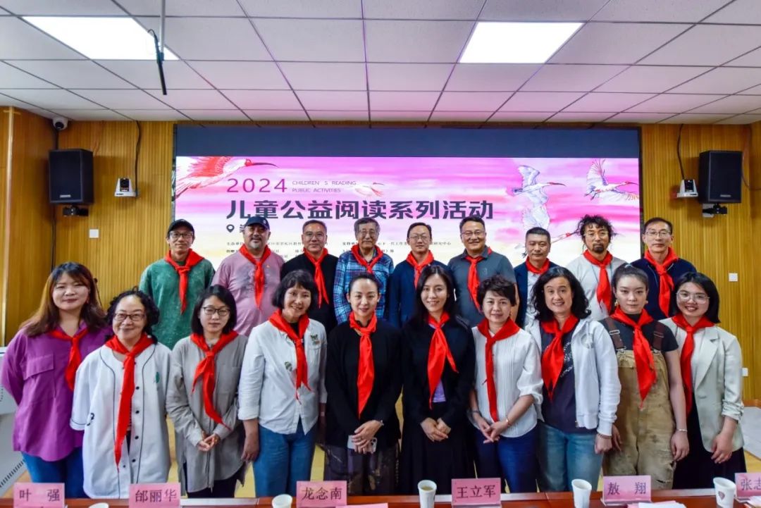 娃娃们好开心,儿童公益阅读活动来到崇礼