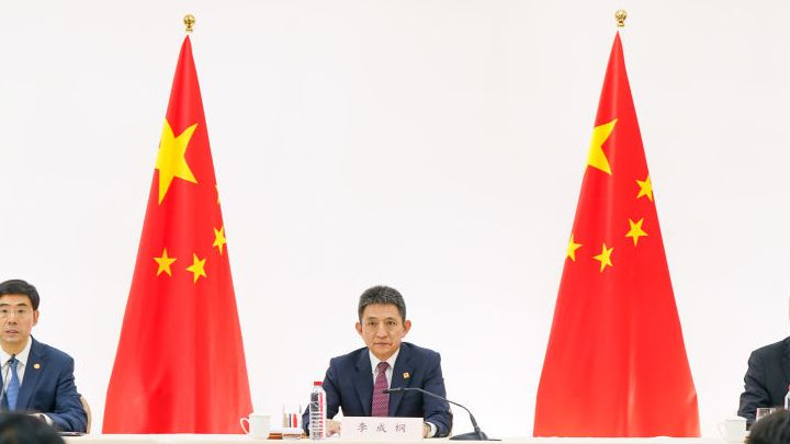 中美经贸会谈中方新闻发布会在马德里举行