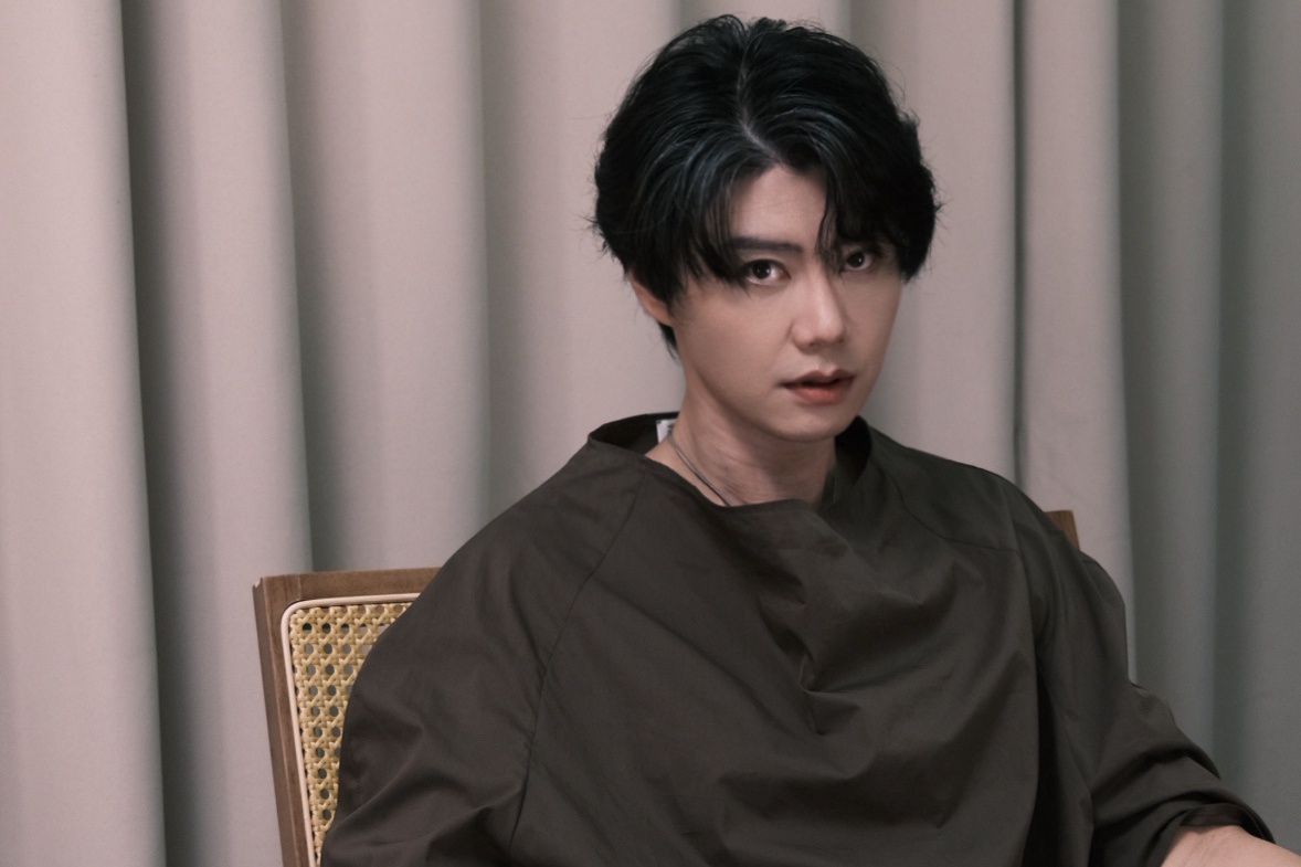 知名男演员公布10年前重伤治疗画面