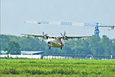 运12F大气综合航测飞机首飞成功