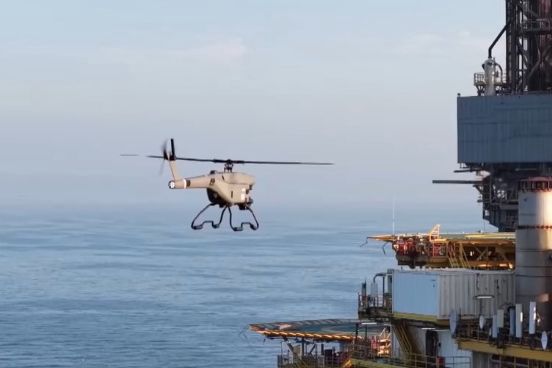 我国海上油田首次实现无人机规模化作业