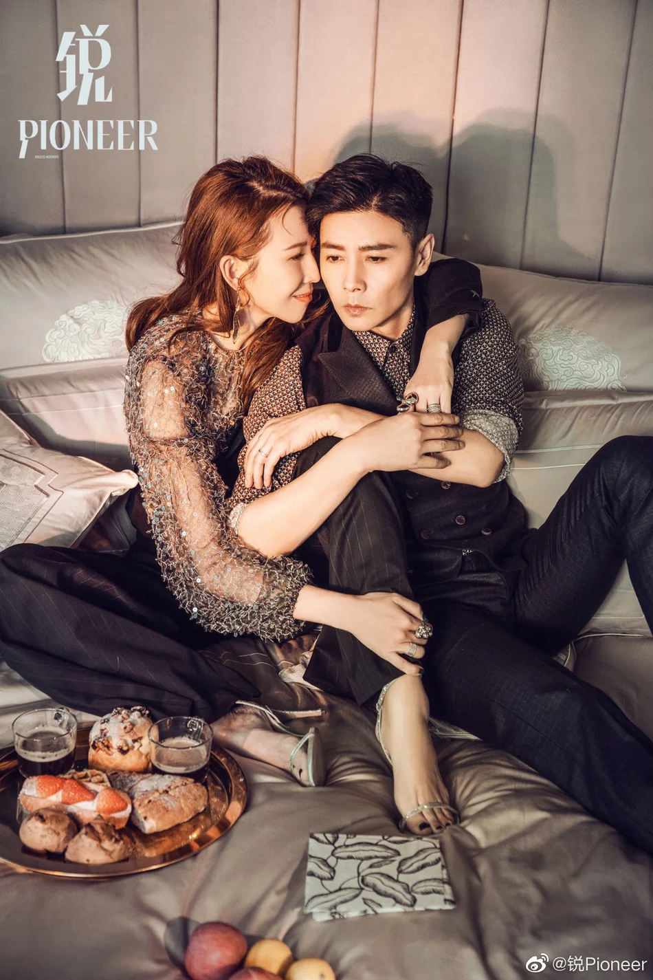 蔡少芬张晋夫妻大片曝光 依偎相伴眼神含情