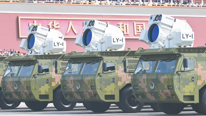 九三阅兵装备让外媒“大吃一惊”