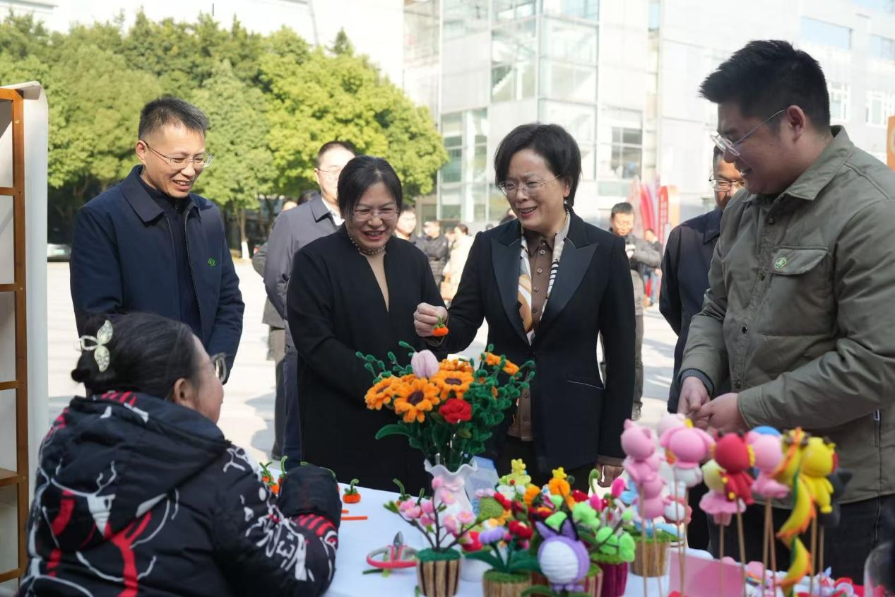 四川省德阳市首届残疾人文艺汇演启幕 以艺为翼绽放生命光彩