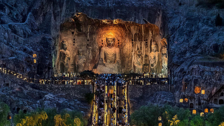 河南洛阳：夜游龙门石窟