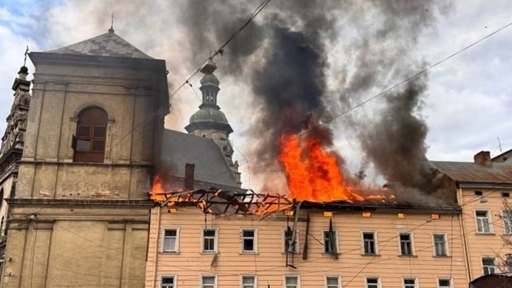 乌空军称俄动用近千架无人机大规模袭击乌克兰