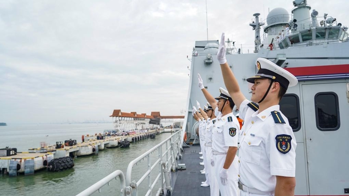 中国海军989编队抵达马来西亚进行友好访问