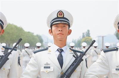 一家四代十四位军人，一家四代从军
