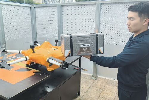 “空中外卖”见证济南低空经济加速腾飞