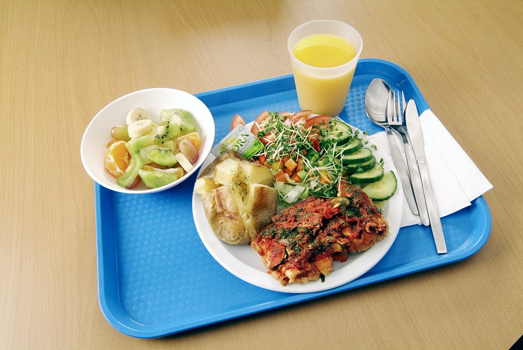 北京市推进校园餐改革