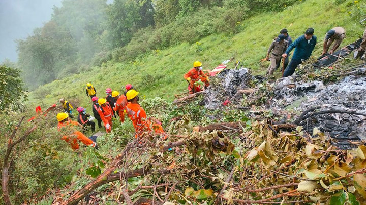 印度一直升机坠毁 致多人死亡