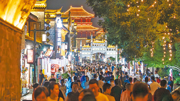 光影为笔，勾勒文旅融合新图景（新时代画卷）