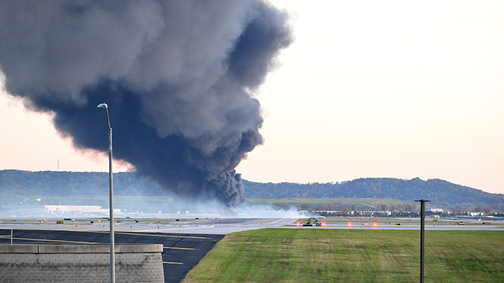 美货机坠毁细节披露：飞机起飞时左翼起火 引擎脱落