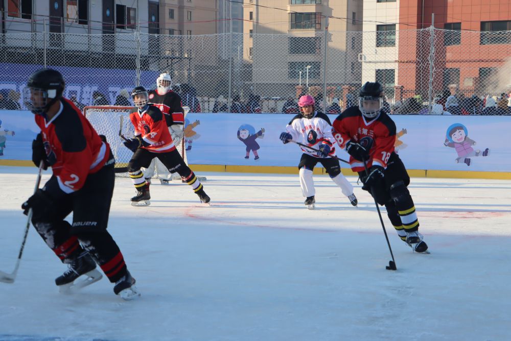追光|这一周,校园冰雪激情“燃”起青春活力 追光|这一周,校园冰雪激情“燃”起青春活力