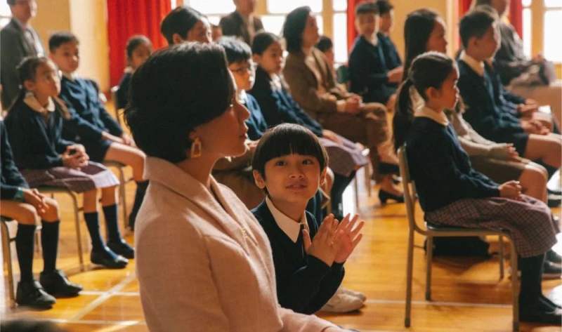 《年少日记》,不只是精英家庭的"鸡娃"悲剧