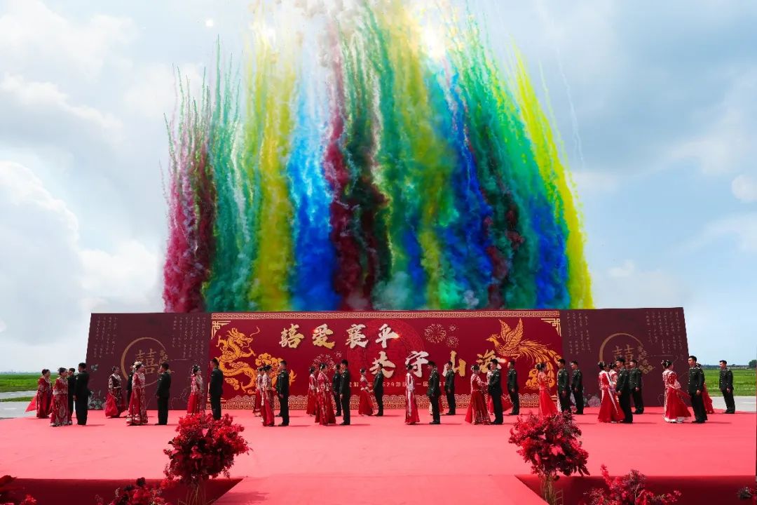 燃！当建军节遇上娶新娘，这波“硬核撒糖”甜度爆表