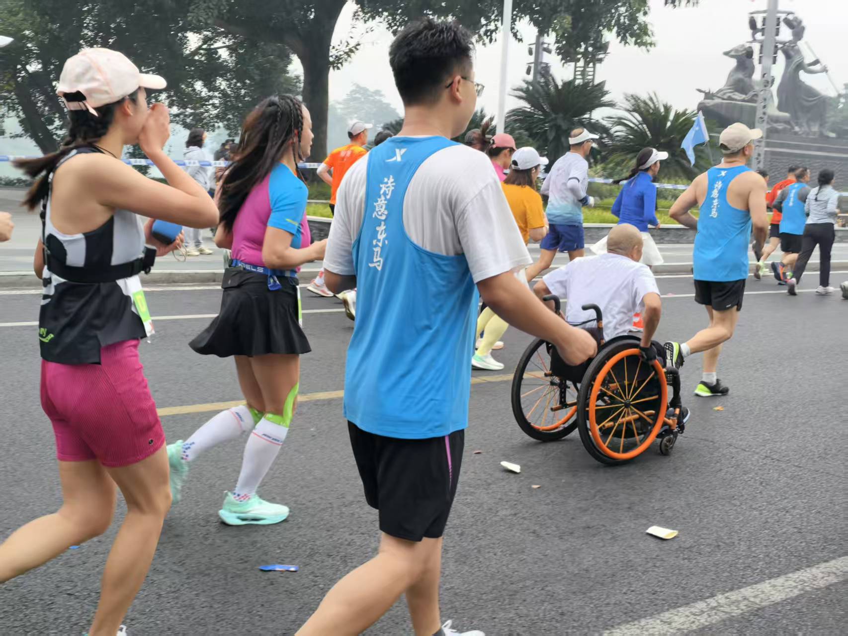 图“说”东马：17000名跑者用脚丈量东坡城  用心感受东坡文化