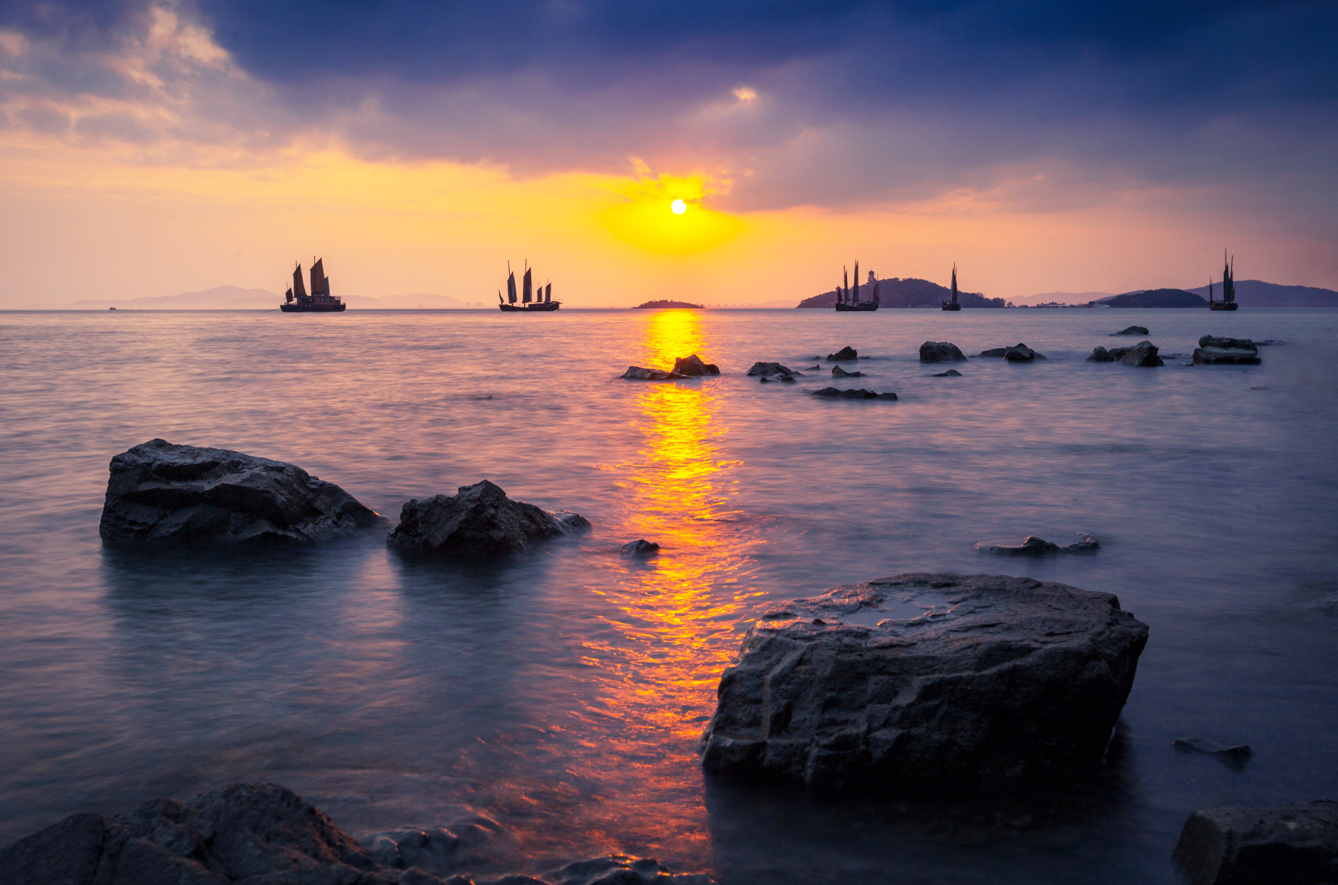 江苏无锡鼋头渚:山映斜阳天接水