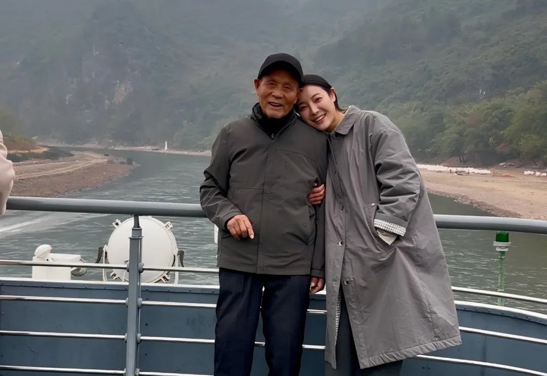 “卖菜西施”李福贵否认年入百万，称5岁操持家务14岁打工，“爆火后被打很多标签，但那不是我”插图1