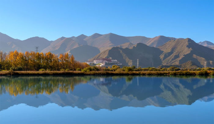 拉鲁湿地秋意浓